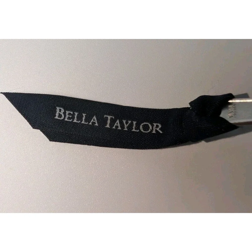 Bella Taylor Quilted Wristlet Wallet Navy Floral Cotton Zipper Snap 6x3.5